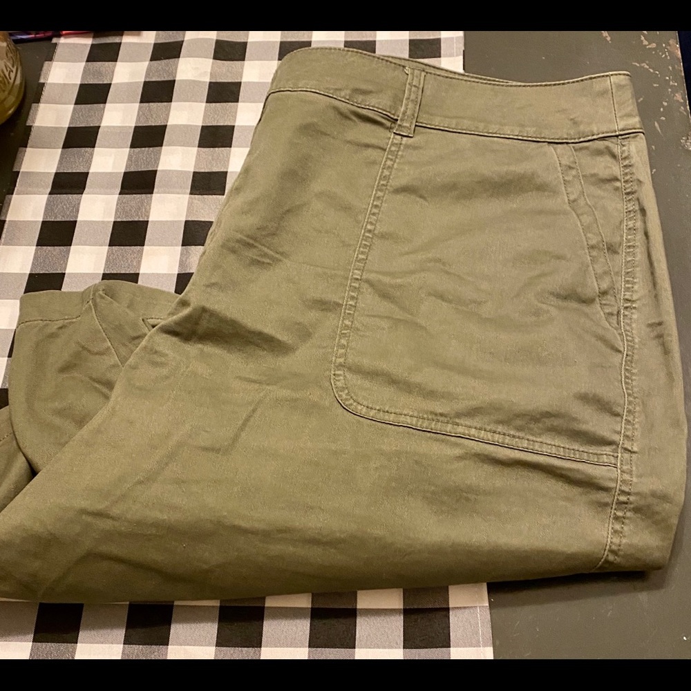Lane Bryant girlfriend shorts sz.20 army green
